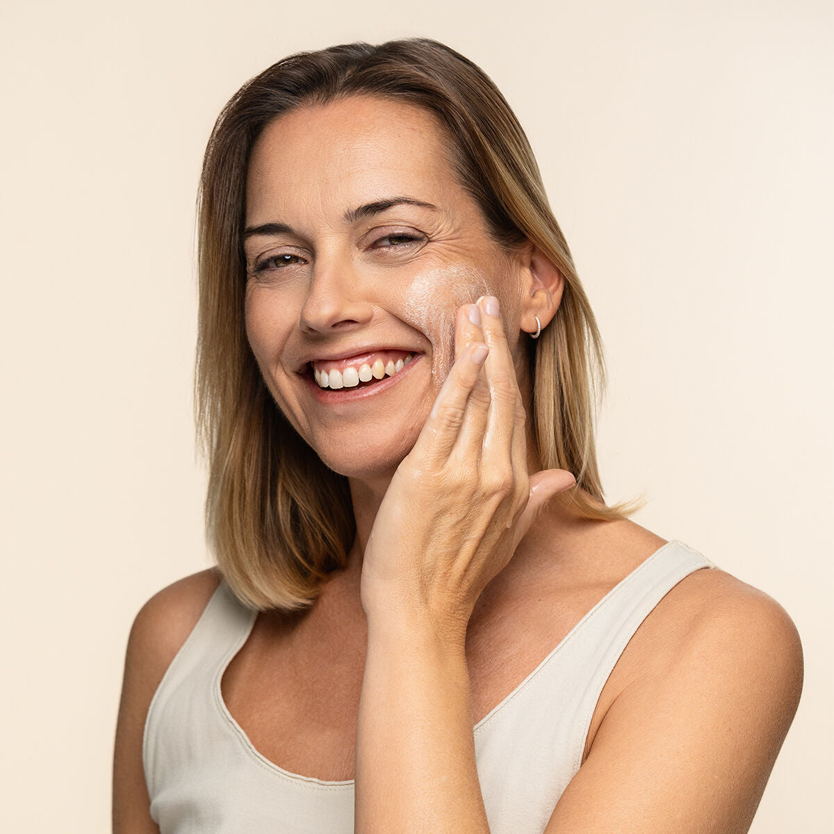 V3H7EAFB61DD040FD51FAC45A3686FBA67ER5109902P2